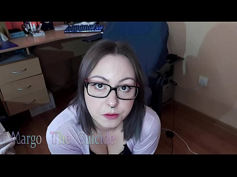 ❤️ Духтари Санобар бо айнак Дилдо амиқ дар камера ️❌ Видео мақъад дар мо ❌❤