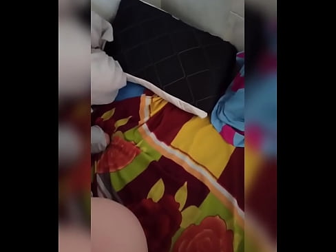 ❤️ Ҳамҳуҷраи ман дар хона танҳо мемонад, зеро шавҳараш ба рухсатӣ меравад ва ман аз фурсат истифода бурда, ӯро сиҳат мекунам ва харашро аз шир пур мекунам ️❌ Видео мақъад дар мо ❌❤
